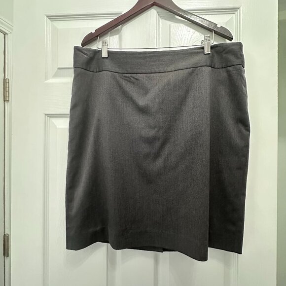 Anne Klein Dresses & Skirts - Anne Klein Charcoal Gray Pencil Suit Skirt Size 16